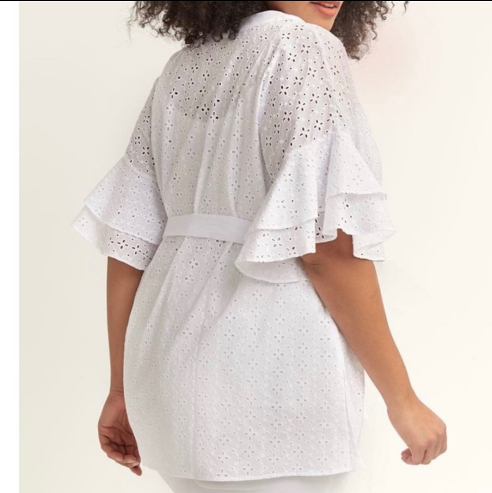 Lovely White Love & Legend Kimono